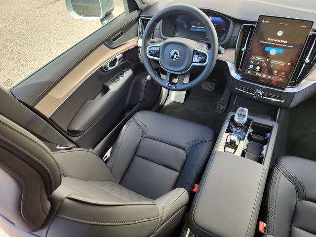 New 2026 Volvo XC90 T8 Plus w/ Protection Package AWD/4WD image 10