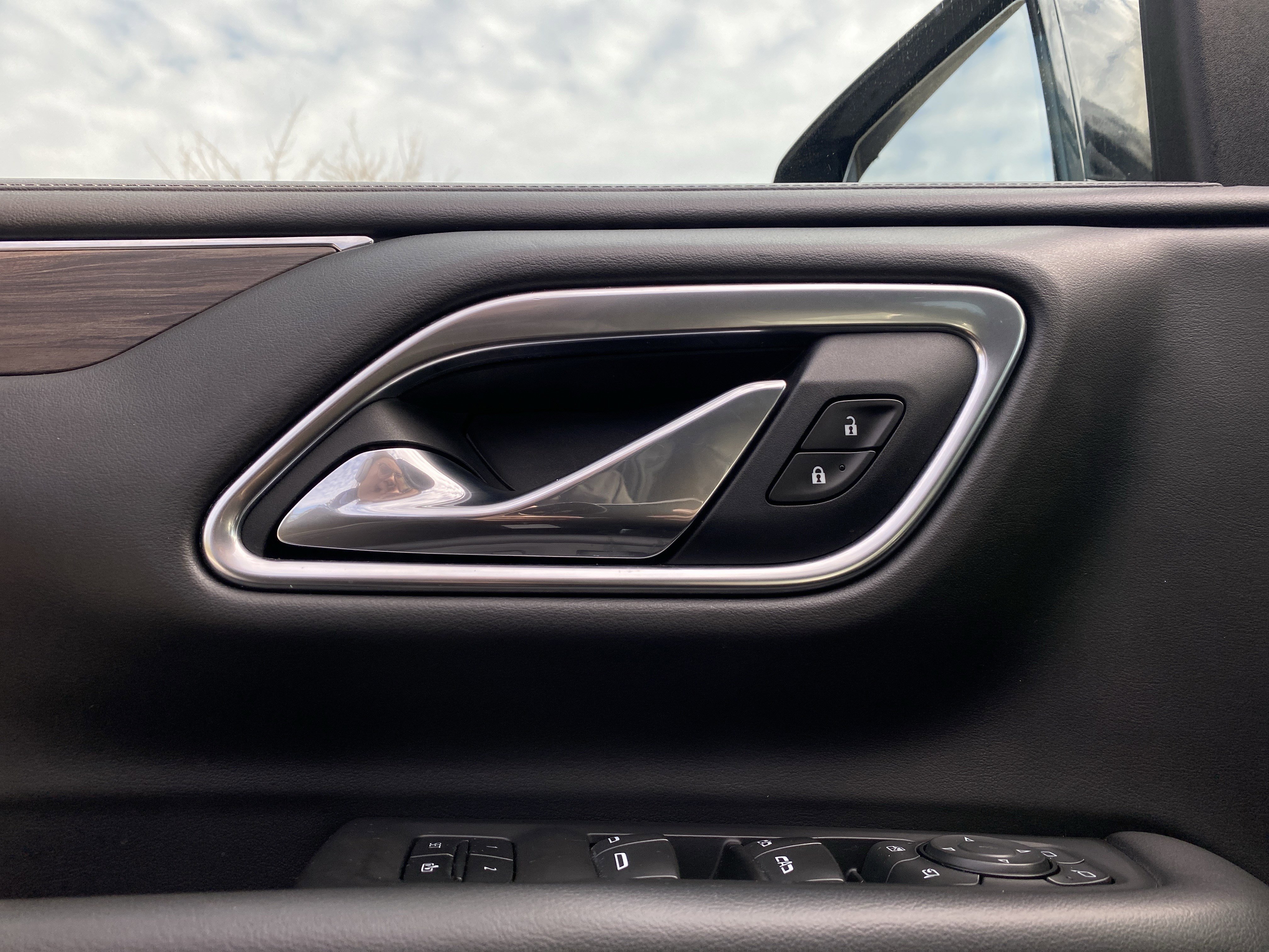 Used 2021 Chevrolet Tahoe Z71 w/ Z71 Signature Package image 22