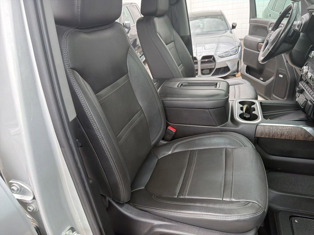 Used 2022 GMC Sierra 3500 Denali w/ Denali Ultimate Package image 11