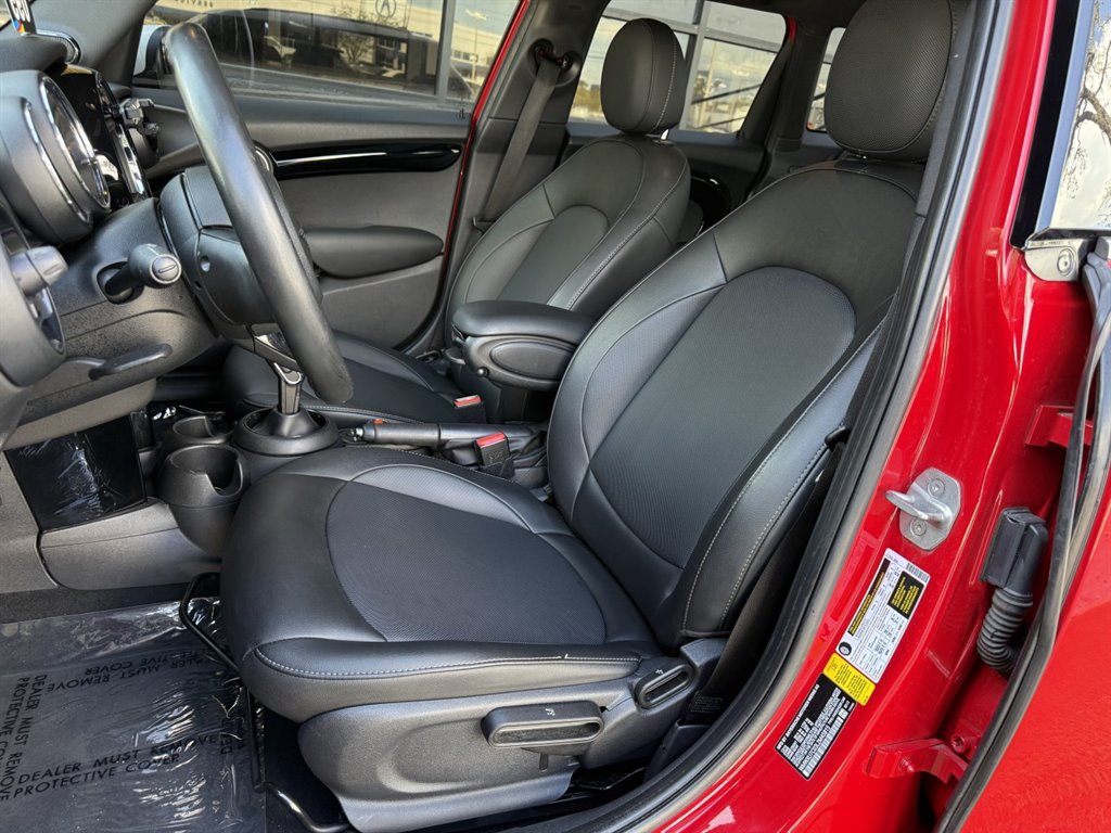 Used 2020 MINI Cooper 4-Door Hardtop w/ Premium Package FWD image 14
