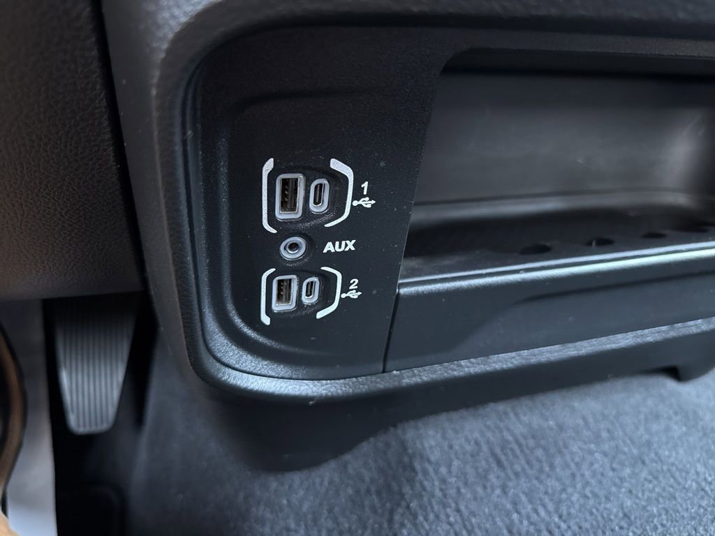 Used 2024 RAM 3500 Big Horn image 32