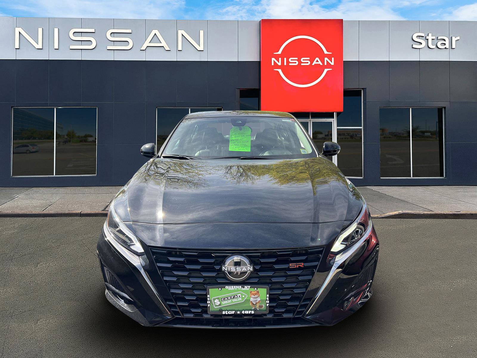 Used 2024 Nissan Altima 2.5 SR w/ SR Premium Package AWD/4WD image 2