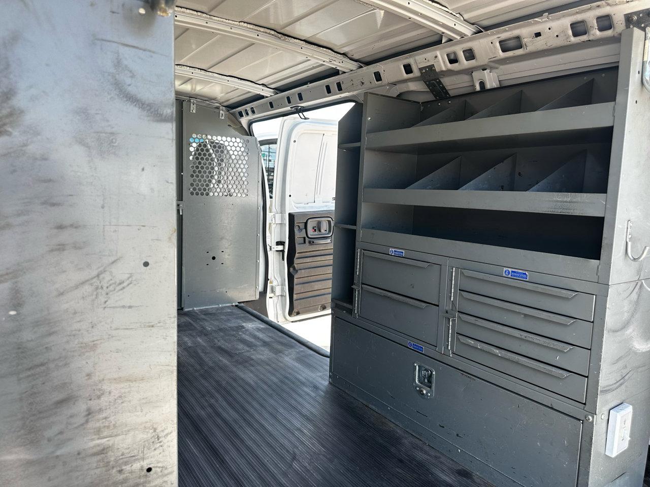 Used 2001 Chevrolet Express 1500 image 30