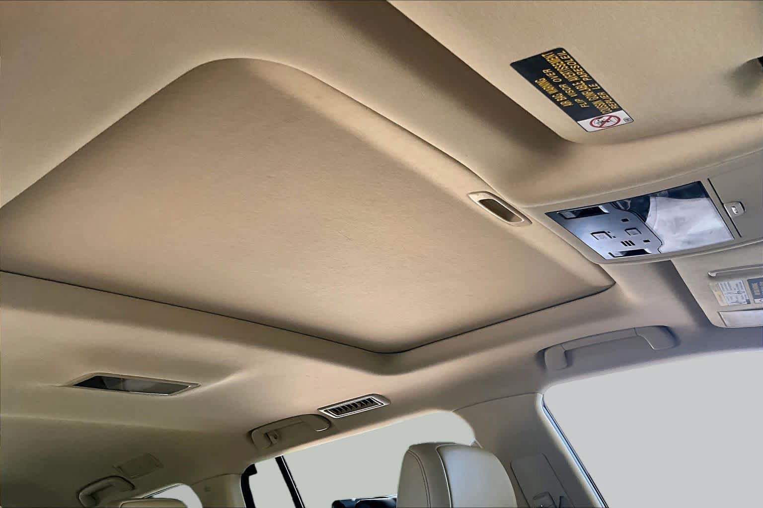 Used 2019 Lexus LX 570 4WD w/ Luxury Package image 12