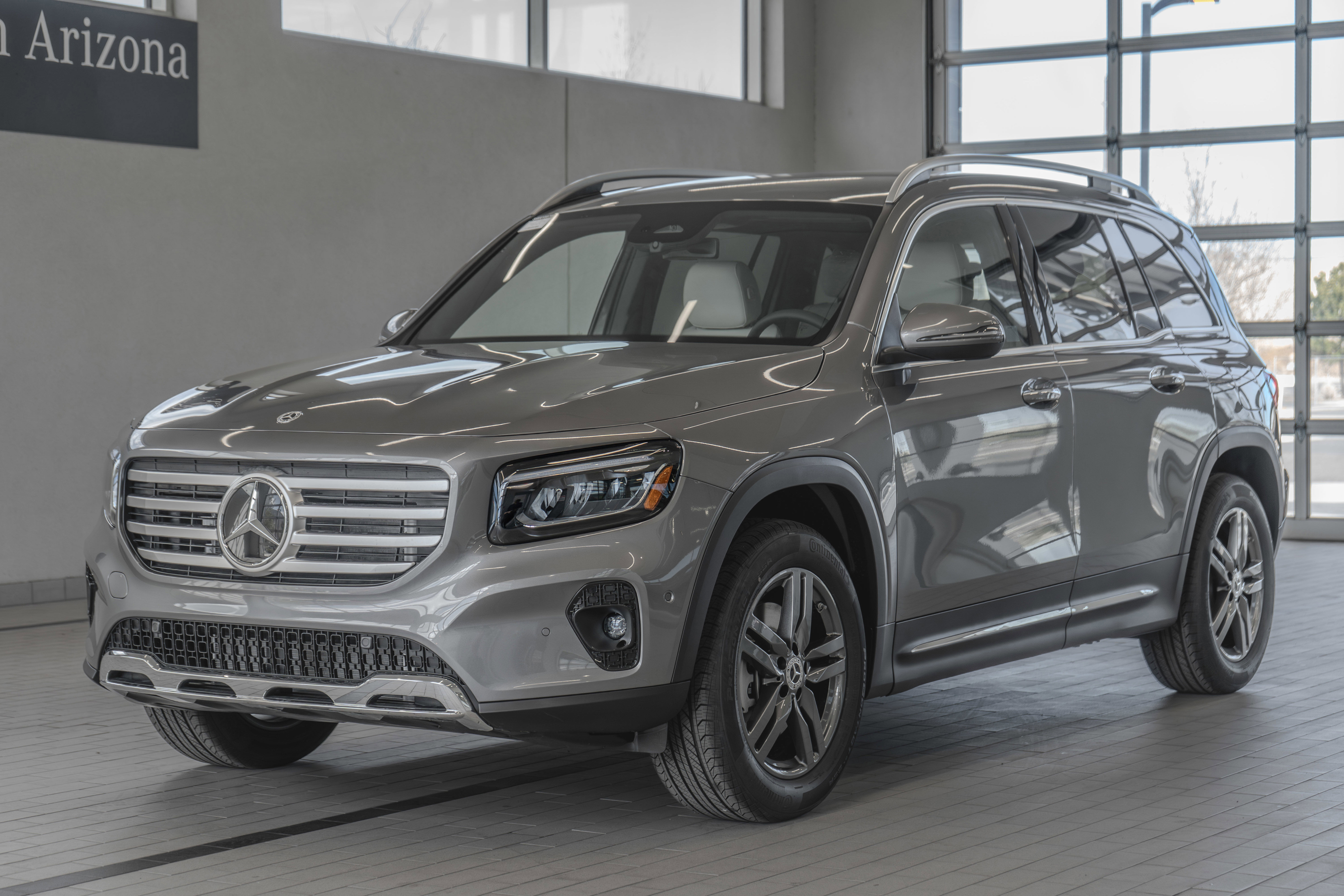 Used 2025 Mercedes-Benz GLB 250 4MATIC image 25