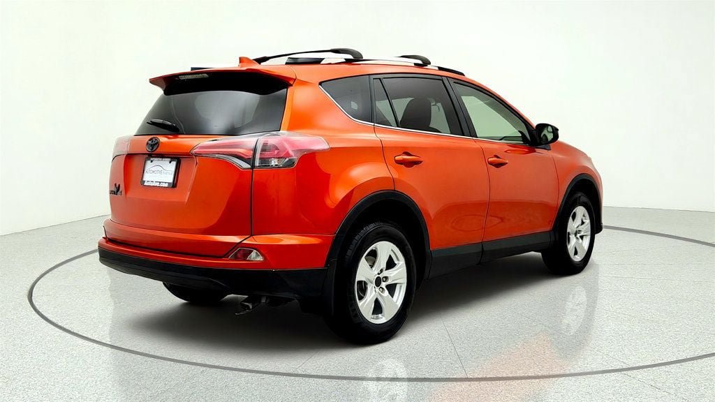 Used 2016 Toyota RAV4 LE FWD image 5