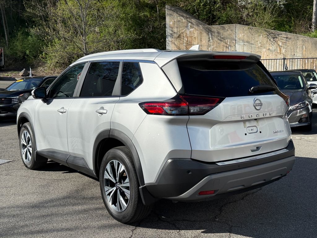 Used 2023 Nissan Rogue SV w/ SV Premium B Package AWD/4WD image 3