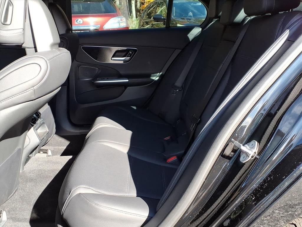 Used 2023 Mercedes-Benz C 300 4MATIC Sedan image 35
