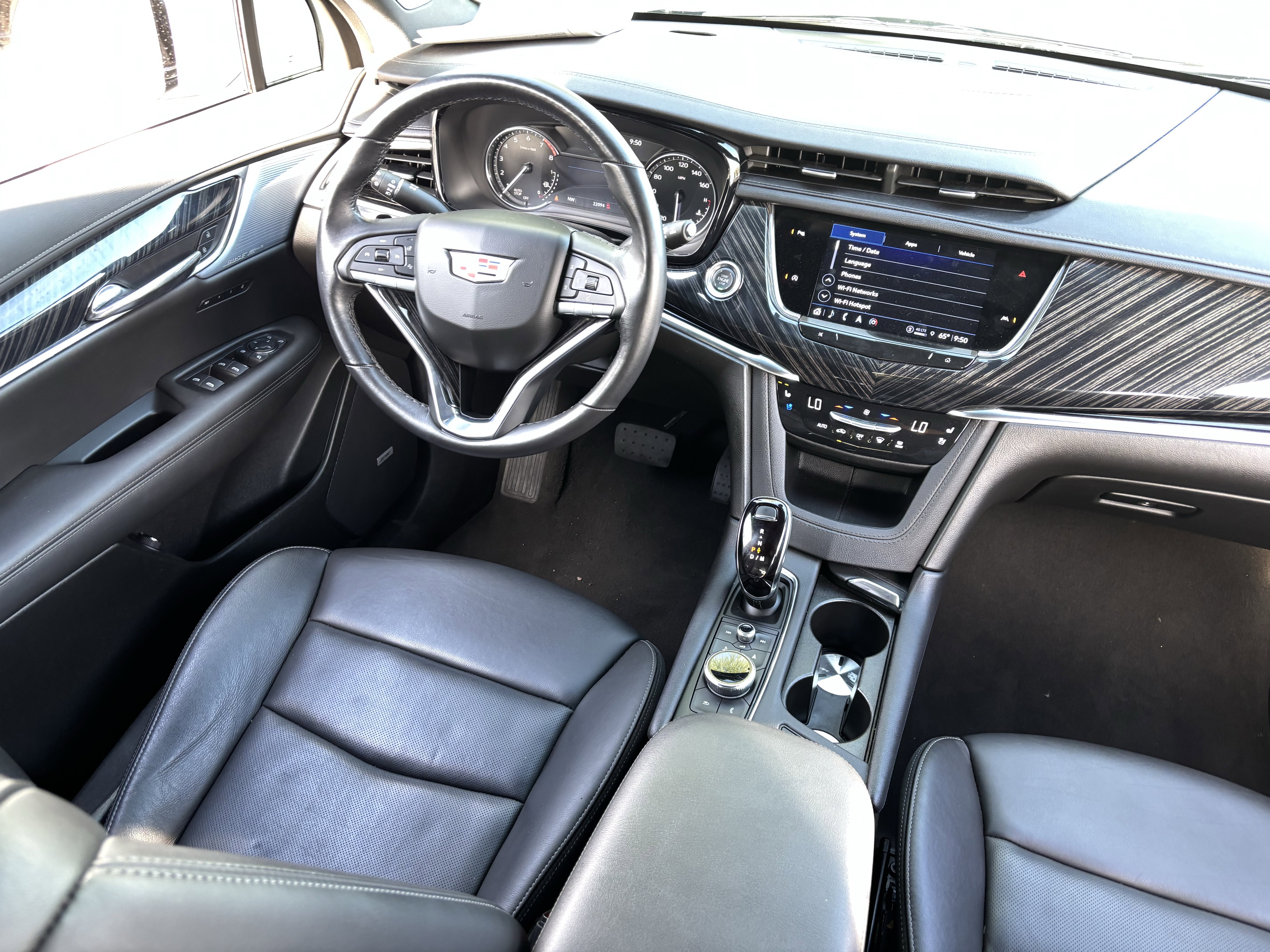 Used 2025 Cadillac XT6 Premium Luxury image 12