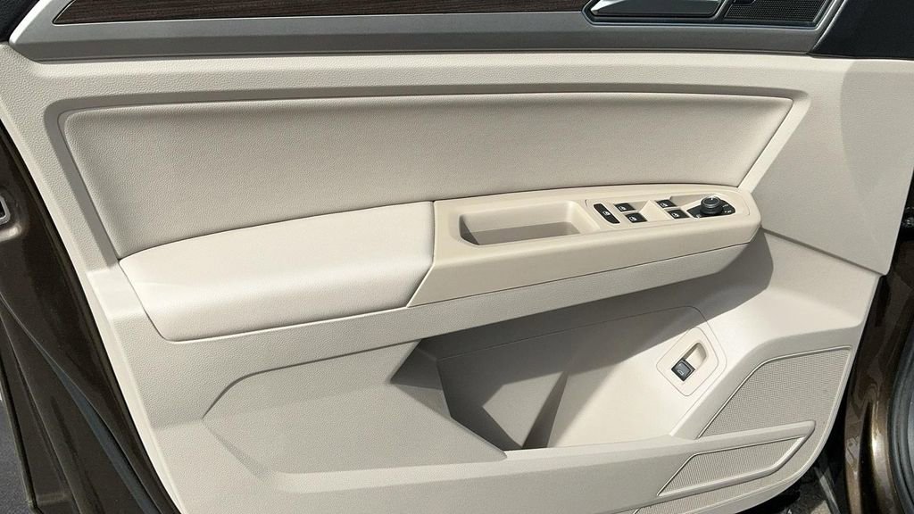 Used 2019 Volkswagen Atlas SE w/ Towing Package FWD image 13