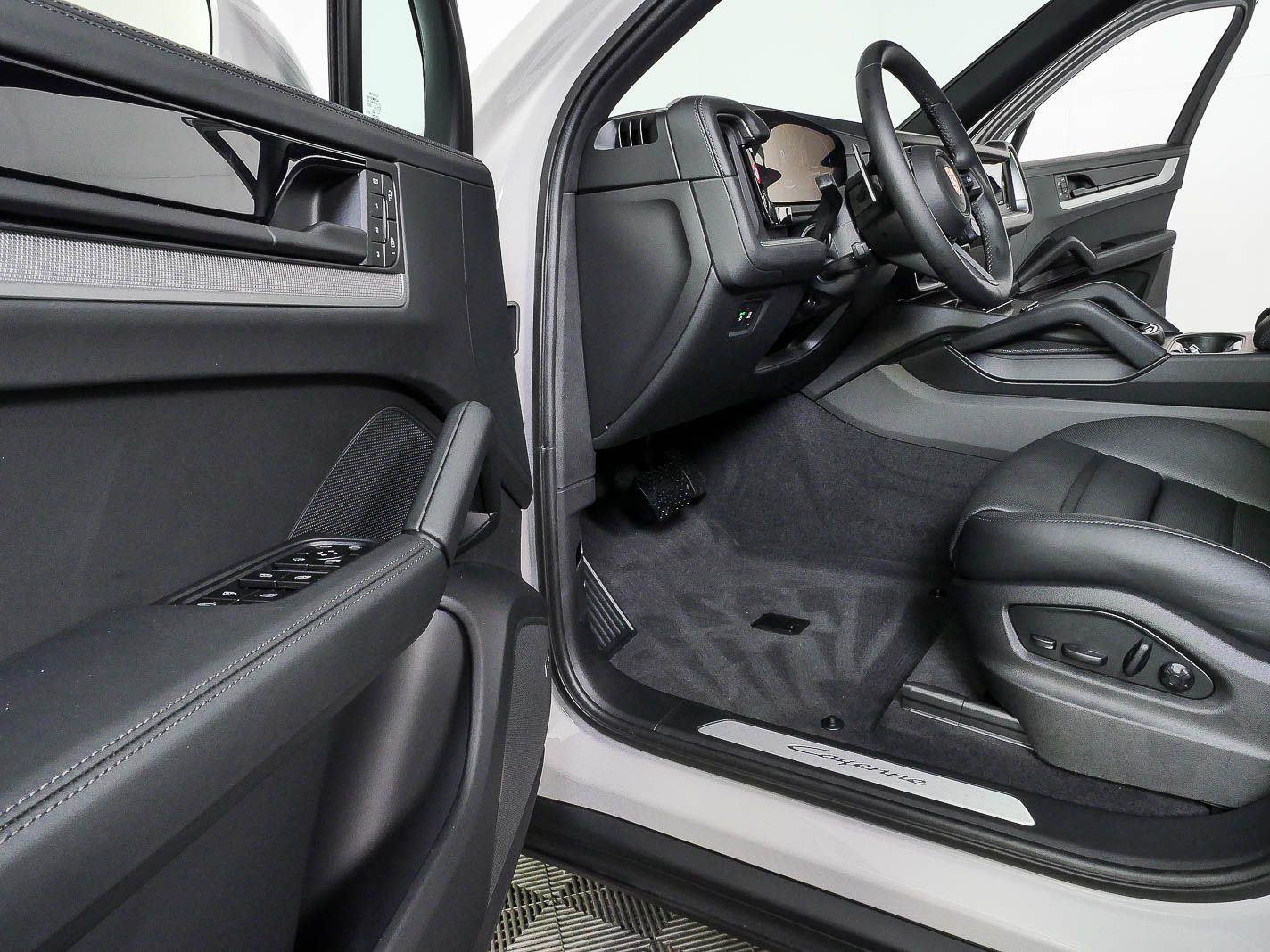 New 2026 Porsche Cayenne AWD/4WD image 8