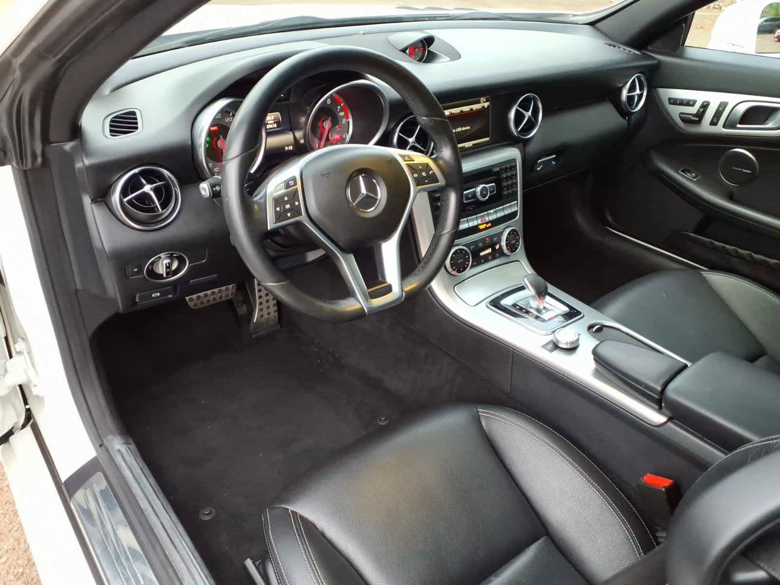 Used 2016 Mercedes-Benz SLK 300 w/ Premium 2 Package image 12
