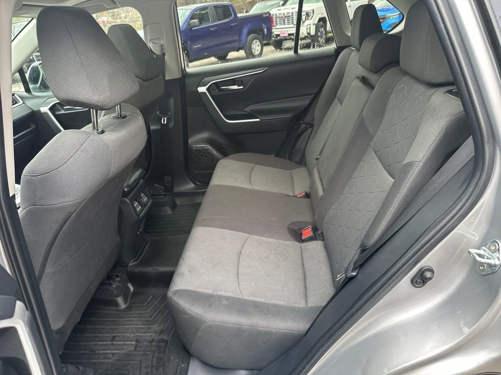 Used 2021 Toyota RAV4 XLE w/ Convenience Package AWD/4WD image 14