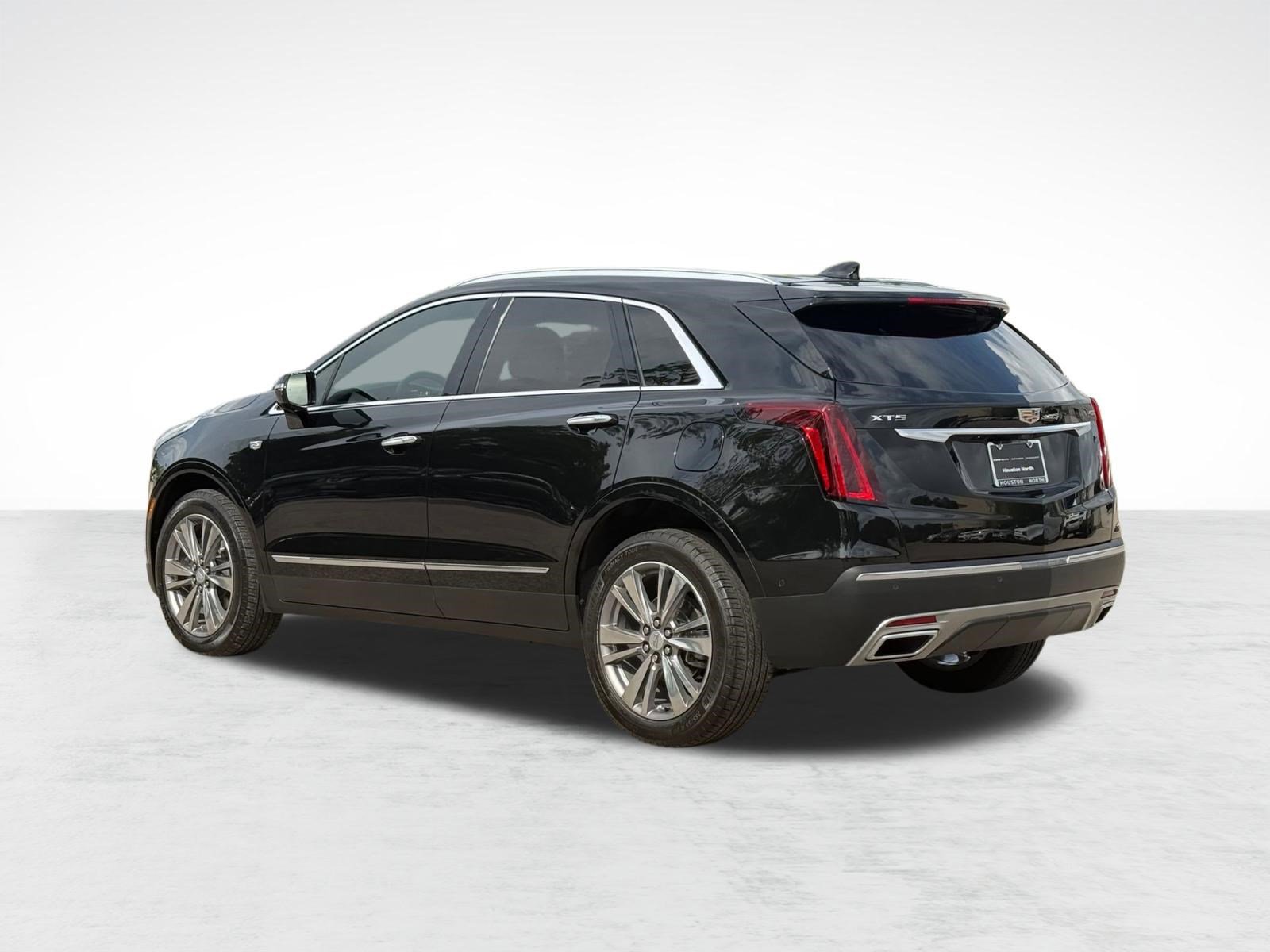 Used 2022 Cadillac XT5 Premium Luxury w/ Platinum Package image 3