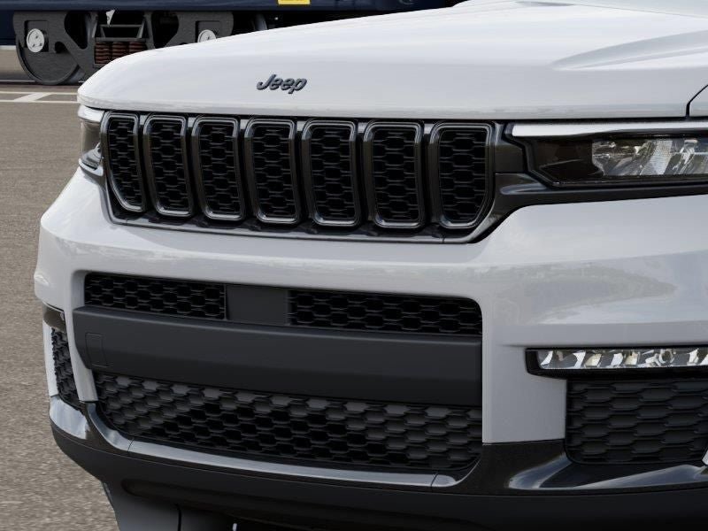 New 2025 Jeep Grand Cherokee L Limited w/ Black Appearance Package AWD/4WD image 11