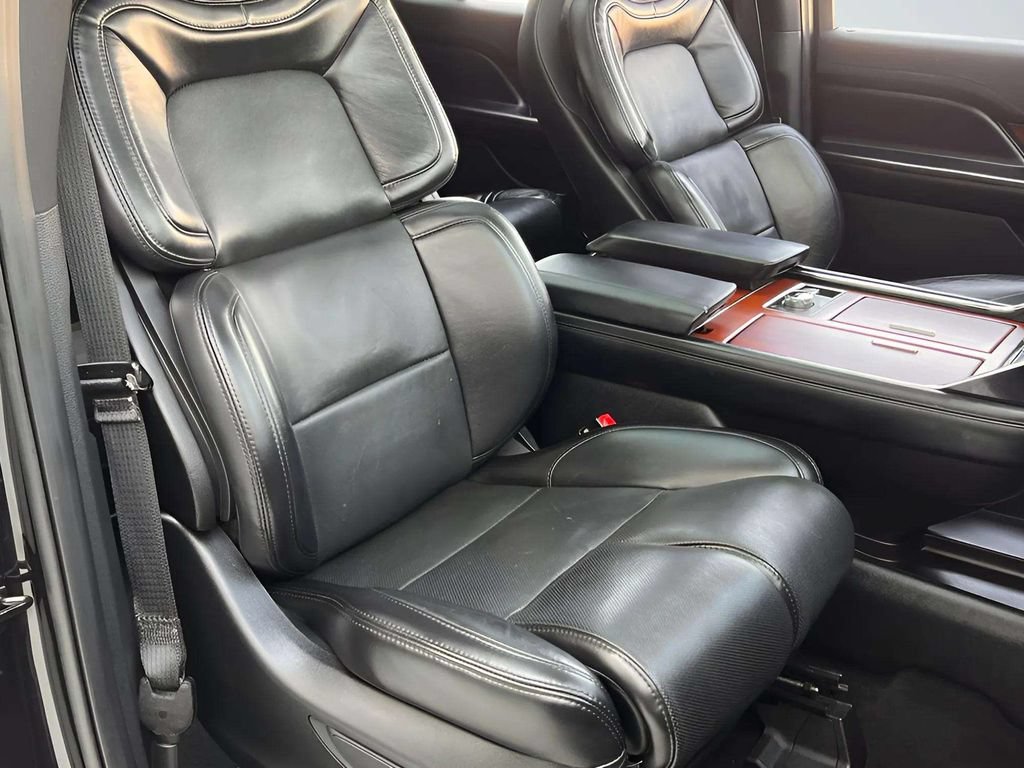 Used 2021 Lincoln Navigator L Reserve AWD/4WD image 10