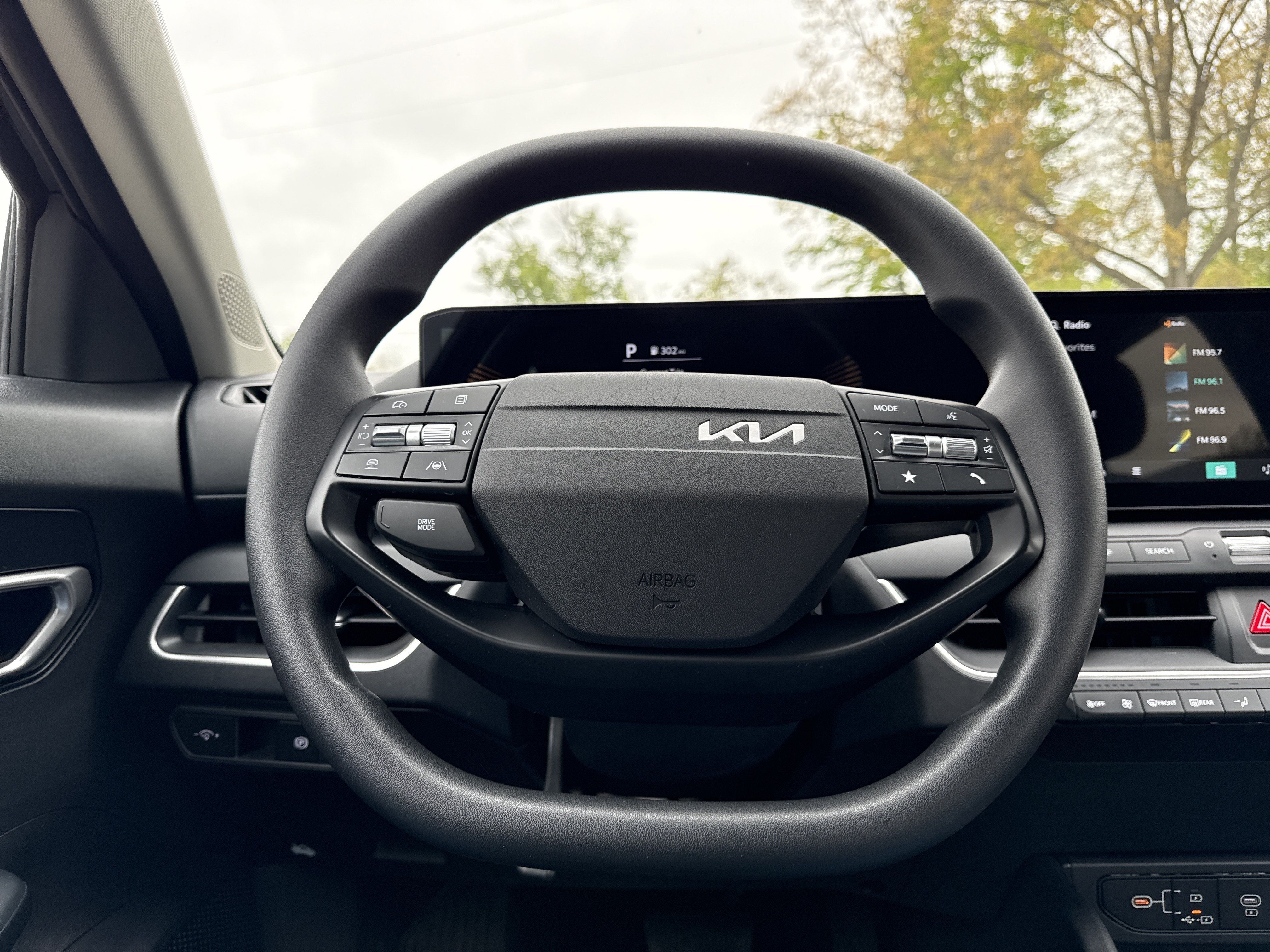 Used 2025 Kia K4 FWD image 28
