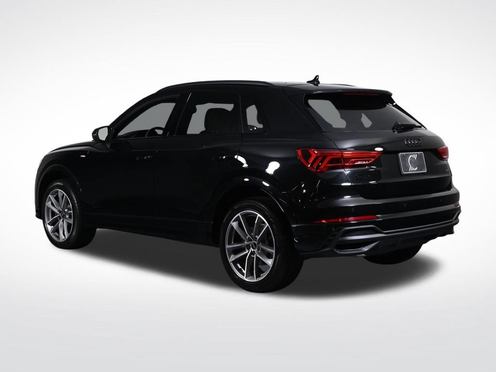 Certified 2025 Audi Q3 2.0T Premium w/ Convenience Package AWD/4WD image 3