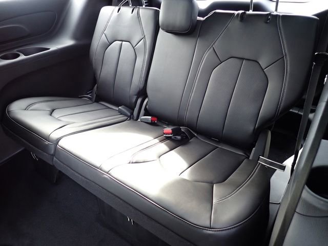 New 2026 Chrysler Pacifica Select w/ S Appearance Package image 14