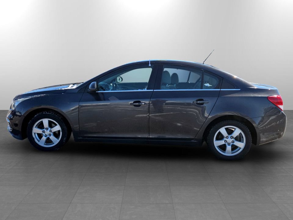 Used 2016 Chevrolet Cruze LT image 10