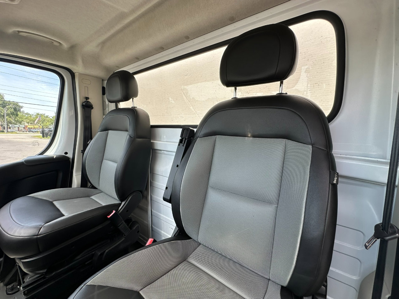 Used 2018 RAM ProMaster 3500 w/ Interior Convenience Group image 23