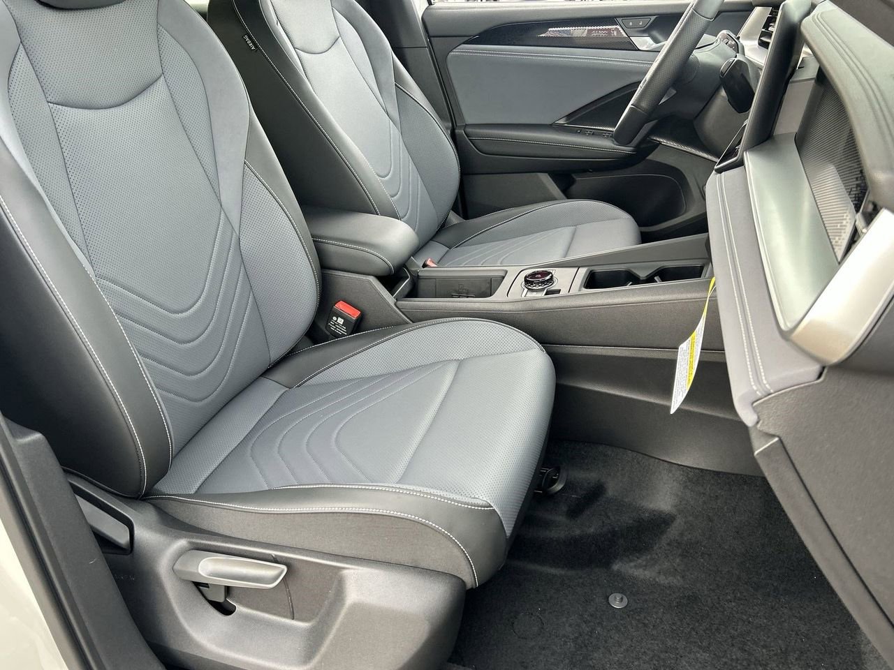 New 2026 Volkswagen Tiguan SE R-Line image 7