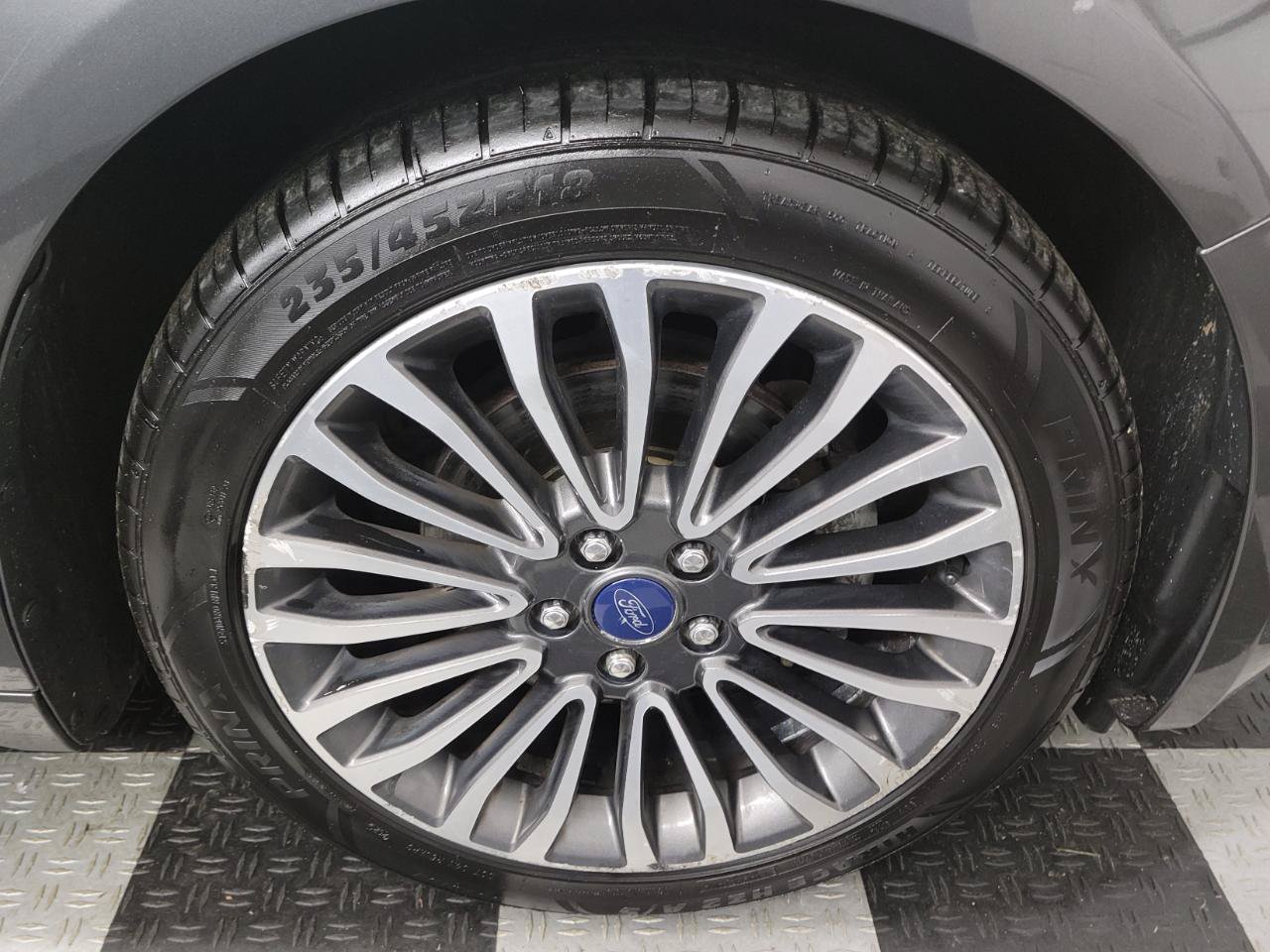 Used 2018 Ford Fusion Titanium AWD/4WD image 30