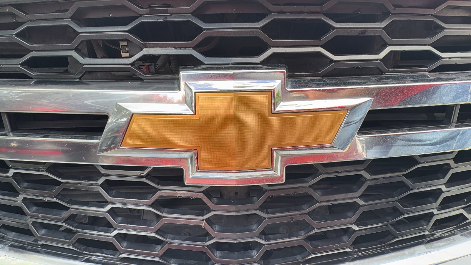 Used 2018 Chevrolet Suburban LT w/ Texas Edition Package RWD image 2
