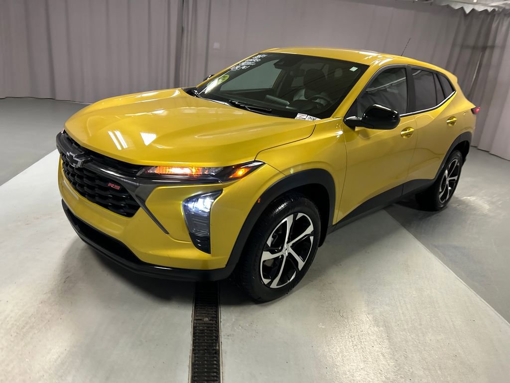 Used 2024 Chevrolet Trax RS w/ Driver Confidence Package image 3