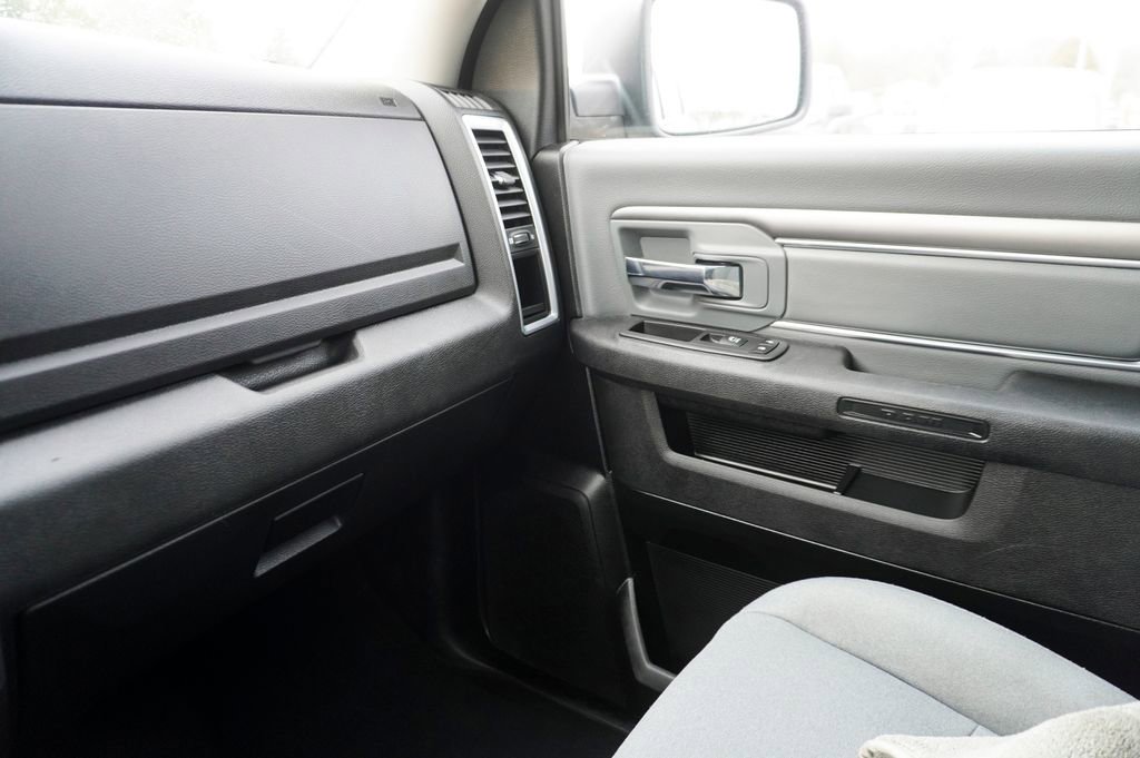 Used 2023 RAM 1500 Classic SLT image 24