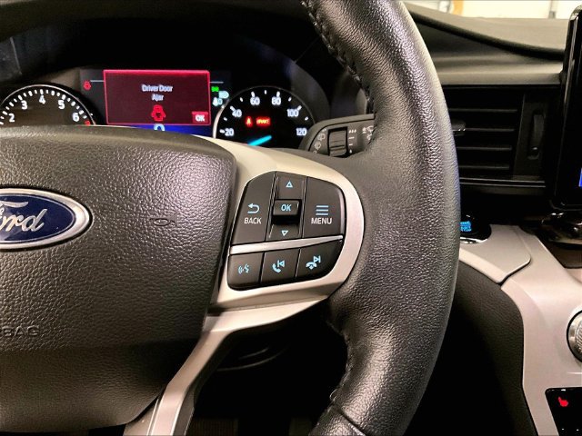 Used 2023 Ford Explorer XLT AWD/4WD image 18