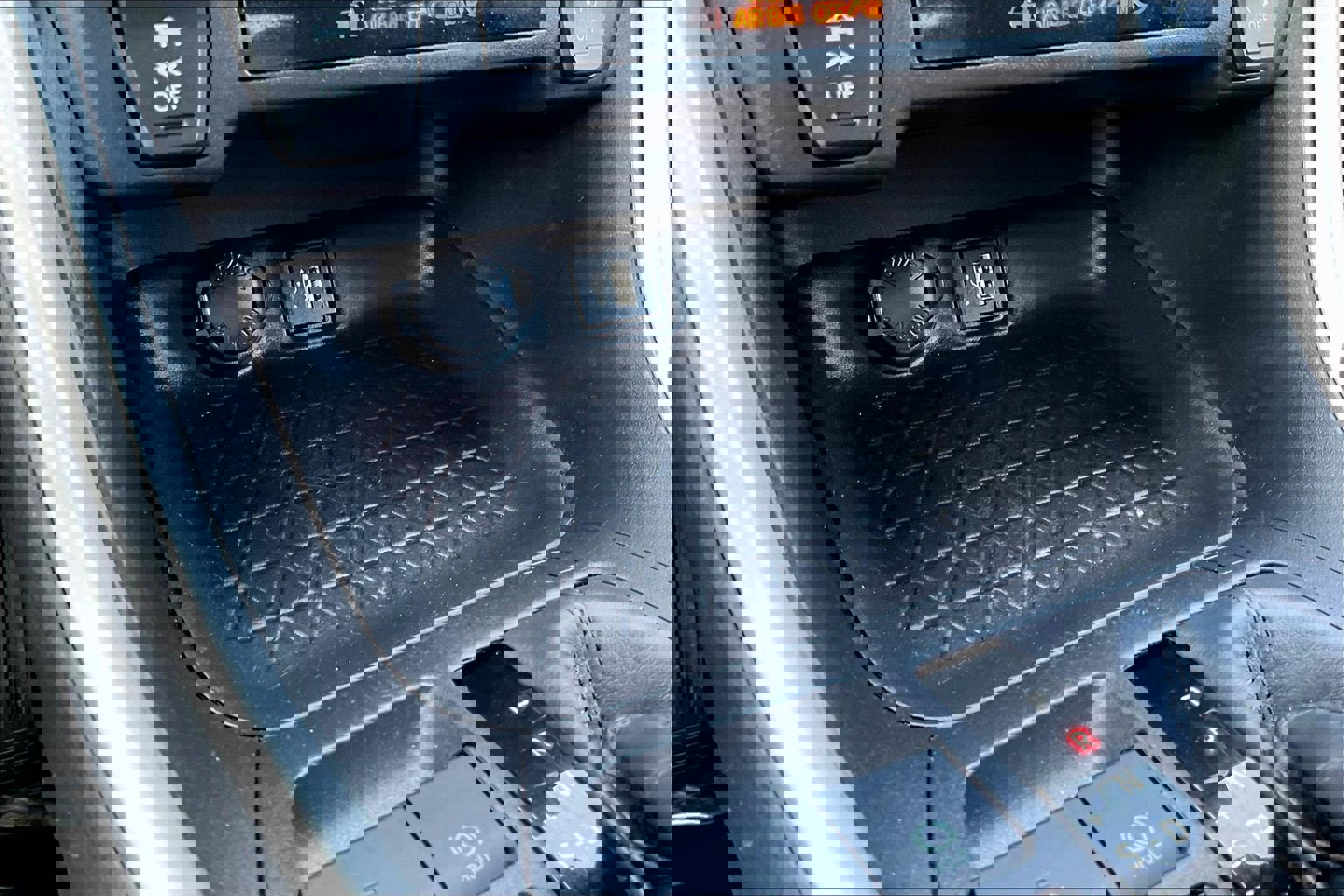 Used 2024 Toyota RAV4 LE image 30