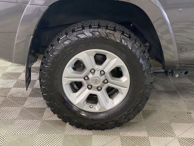 Used 2022 Toyota 4Runner SR5 Premium w/ Moonroof Package image 39