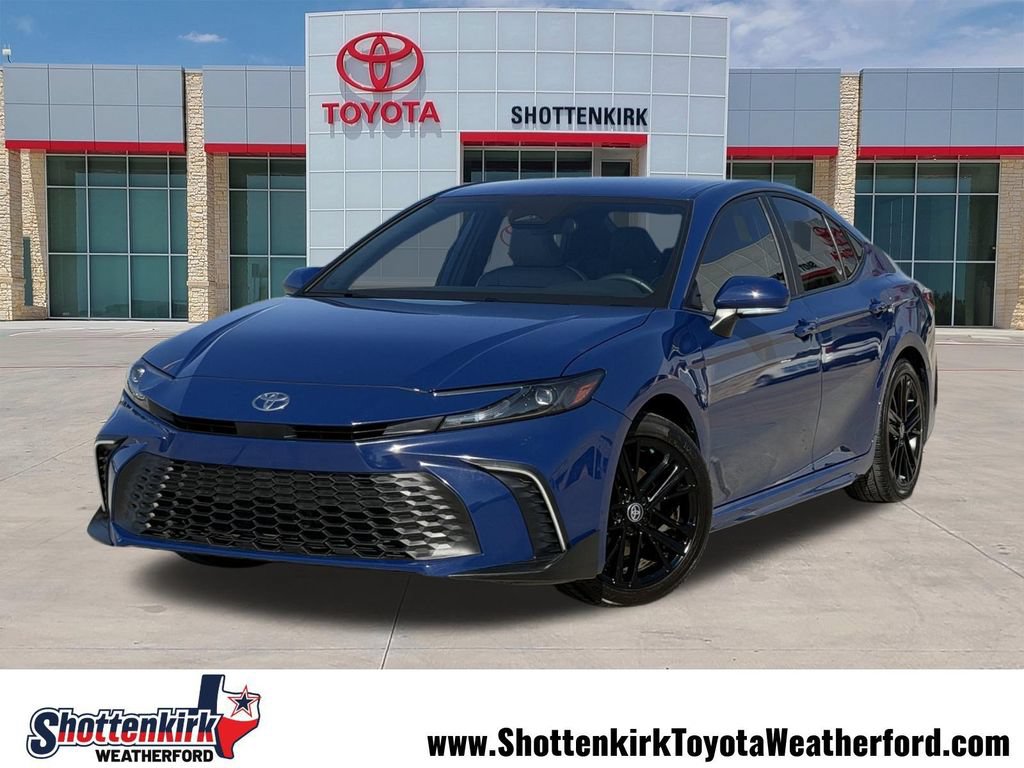 Used 2025 Toyota Camry SE FWD image 1