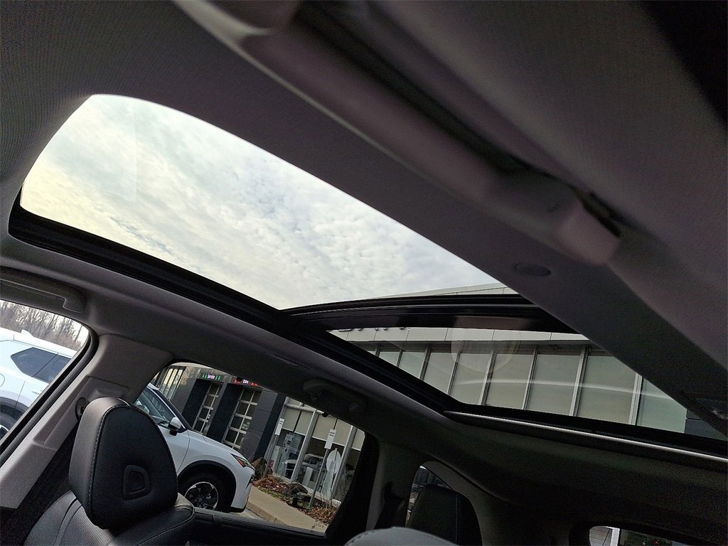 Used 2023 Acura MDX SH-AWD w/ Technology Package image 14