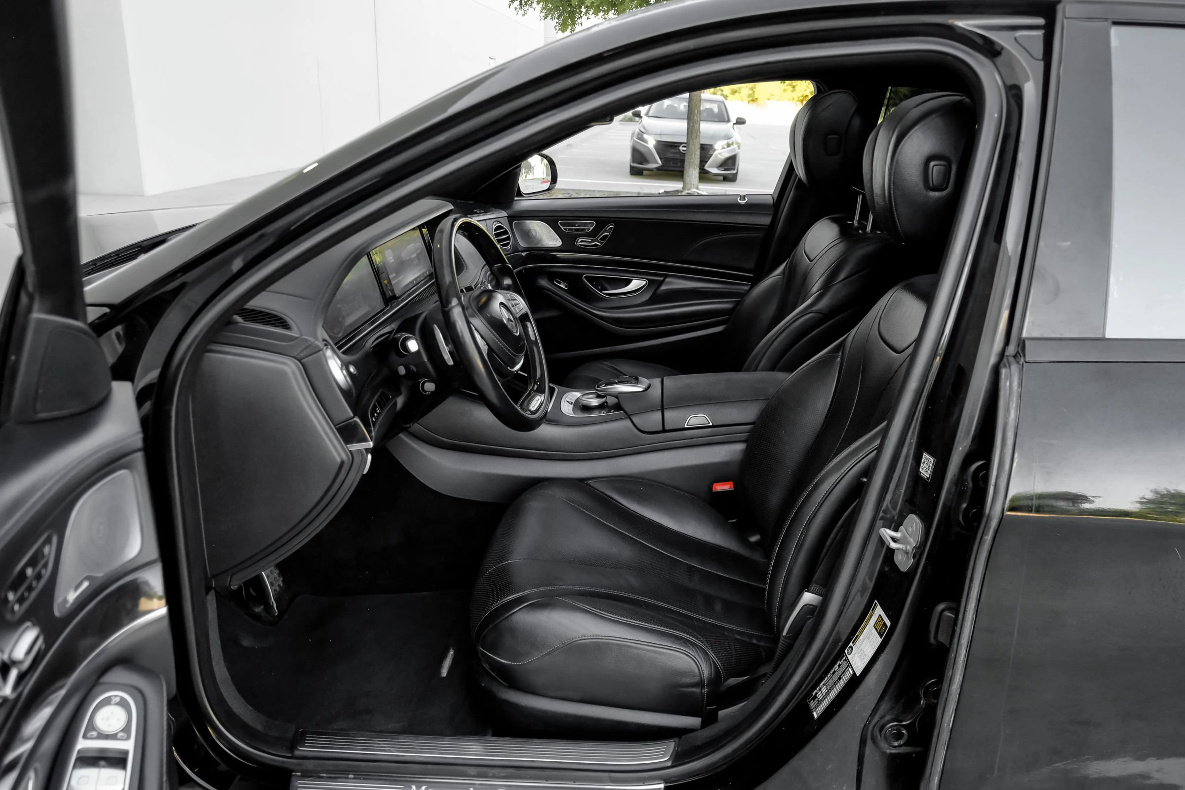 Used 2016 Mercedes-Benz S 550 4MATIC Sedan w/ Sport Package image 20