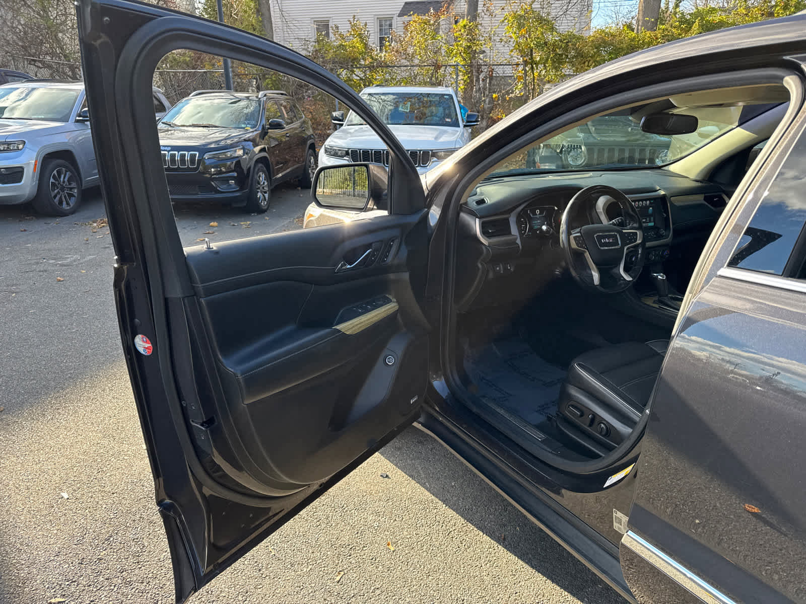 Used 2019 GMC Acadia Denali w/ Technology Package image 11