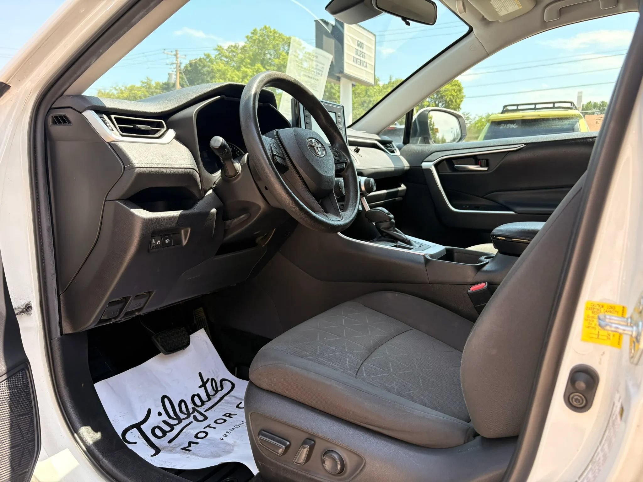 Used 2021 Toyota RAV4 XLE AWD/4WD image 16