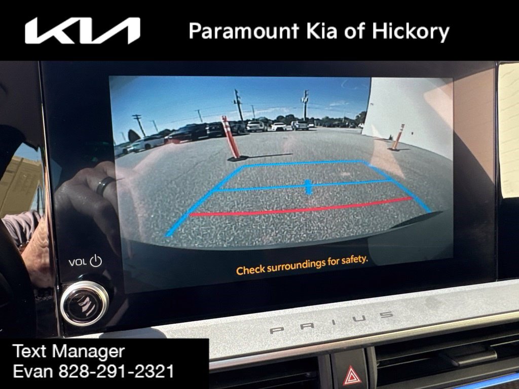 Used 2025 Toyota Prius XLE FWD image 19