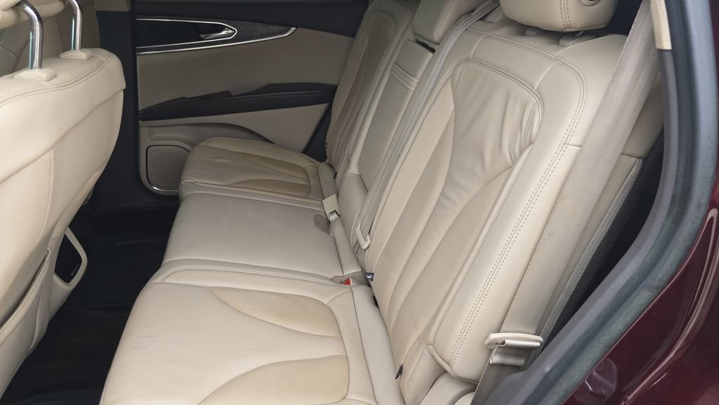Used 2017 Lincoln MKX Select w/ Select Plus Package FWD image 10