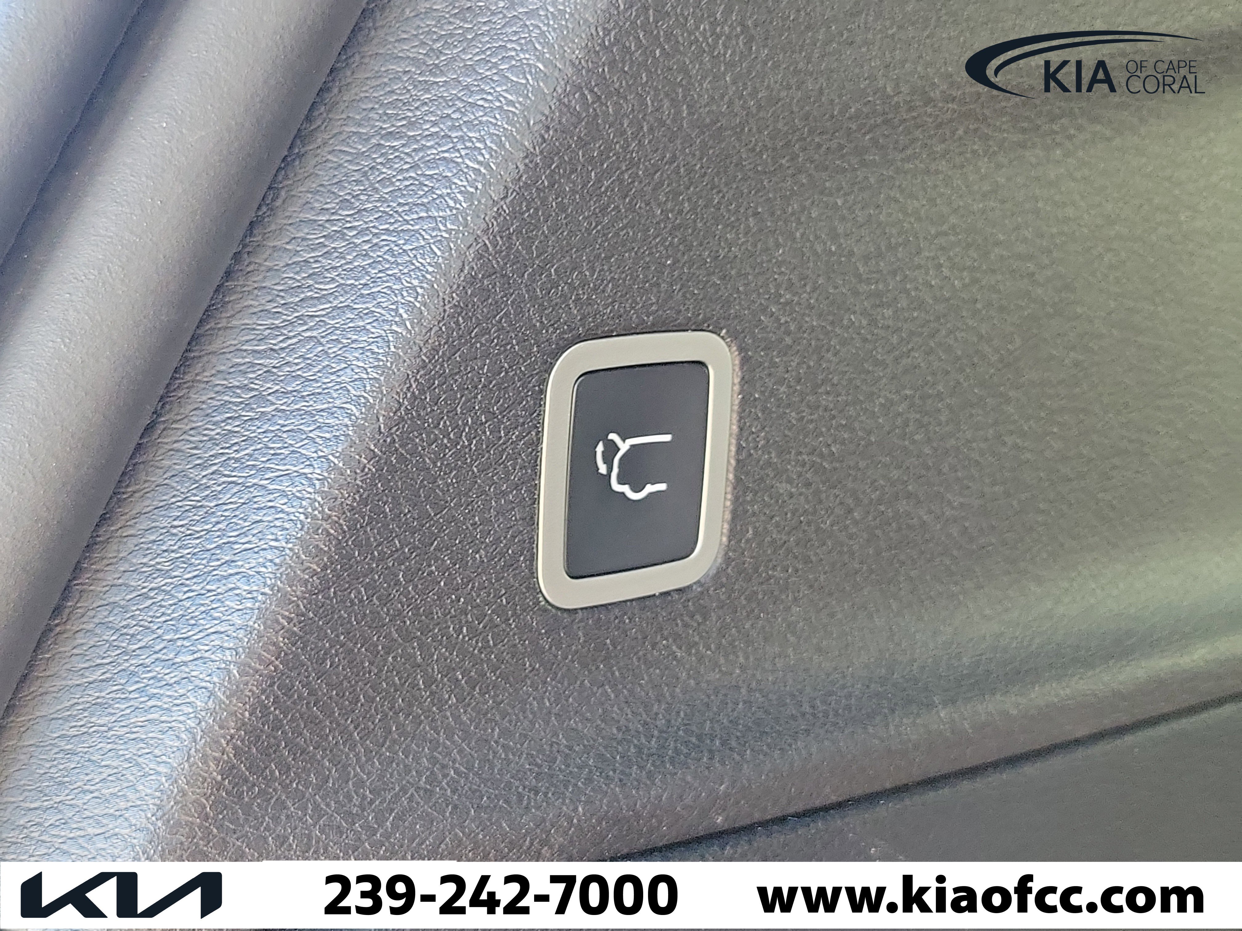 Used 2020 Chrysler Pacifica Touring-L image 11