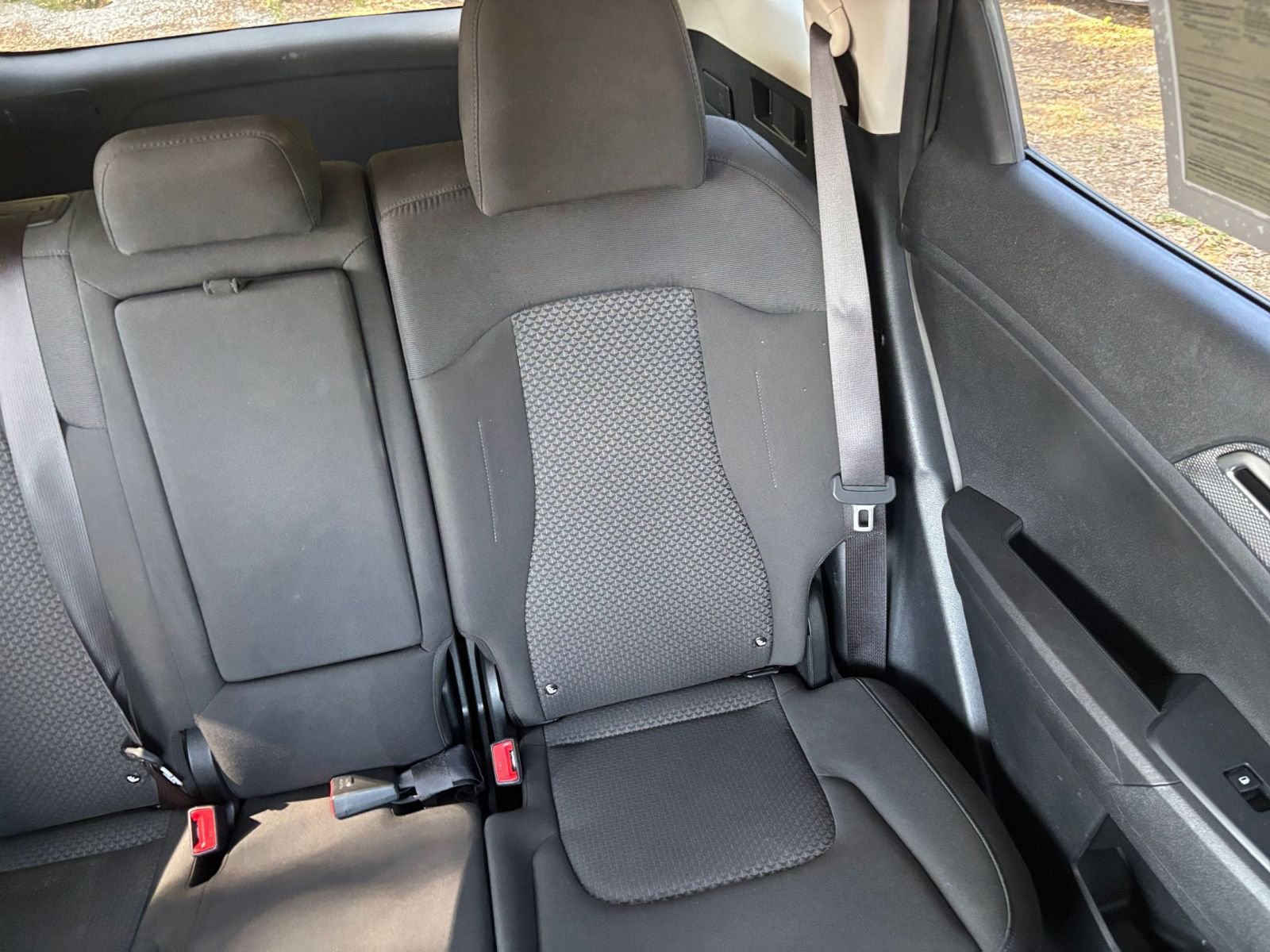 Used 2025 Kia Sportage LX AWD/4WD image 37