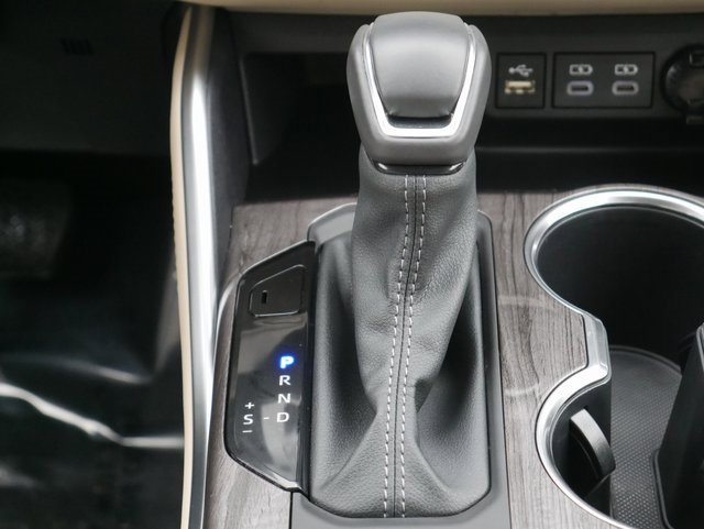 Used 2024 Toyota Highlander Platinum image 23