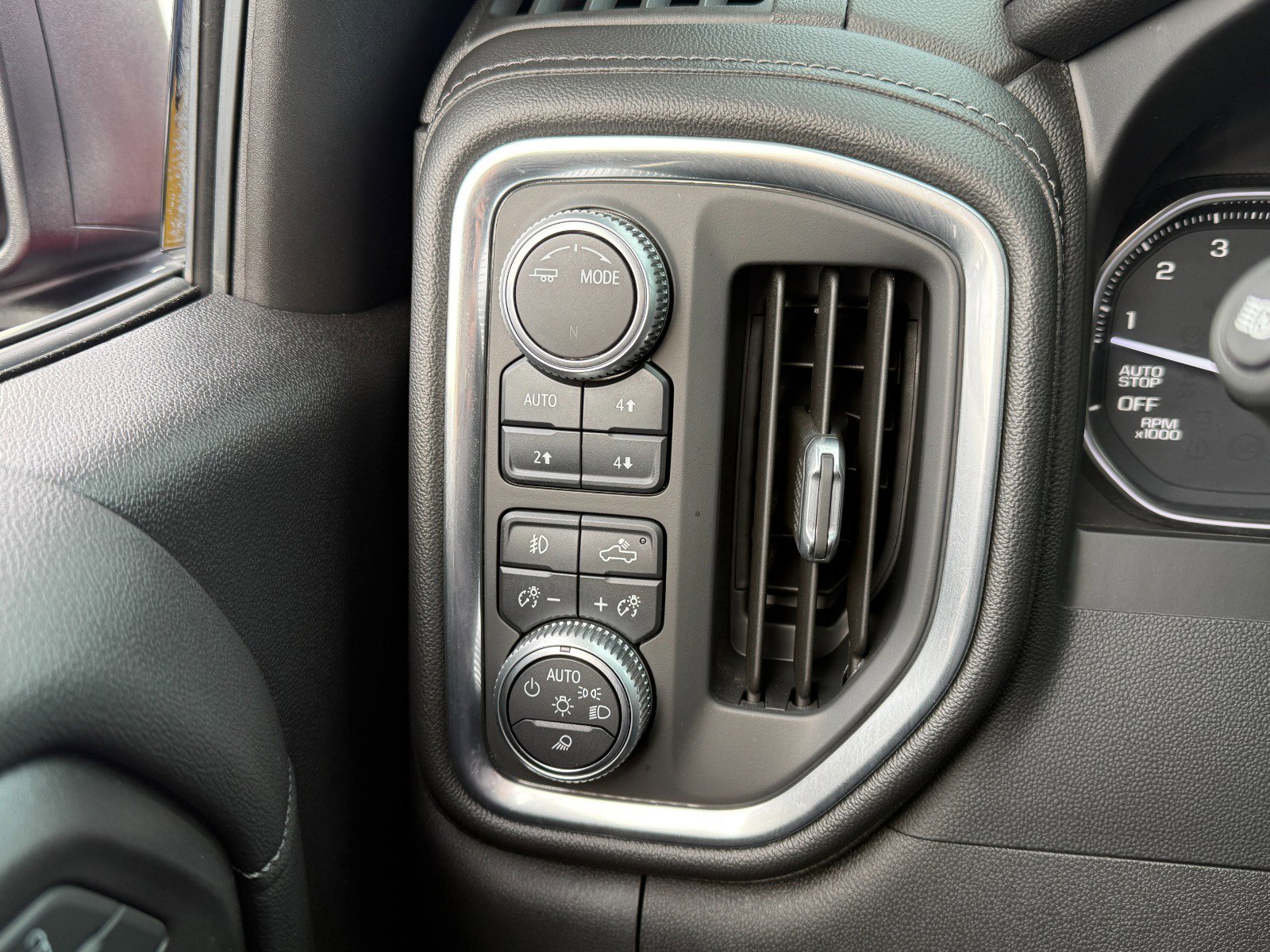 Used 2020 GMC Sierra 1500 SLT w/ SLT Premium Plus Package image 31