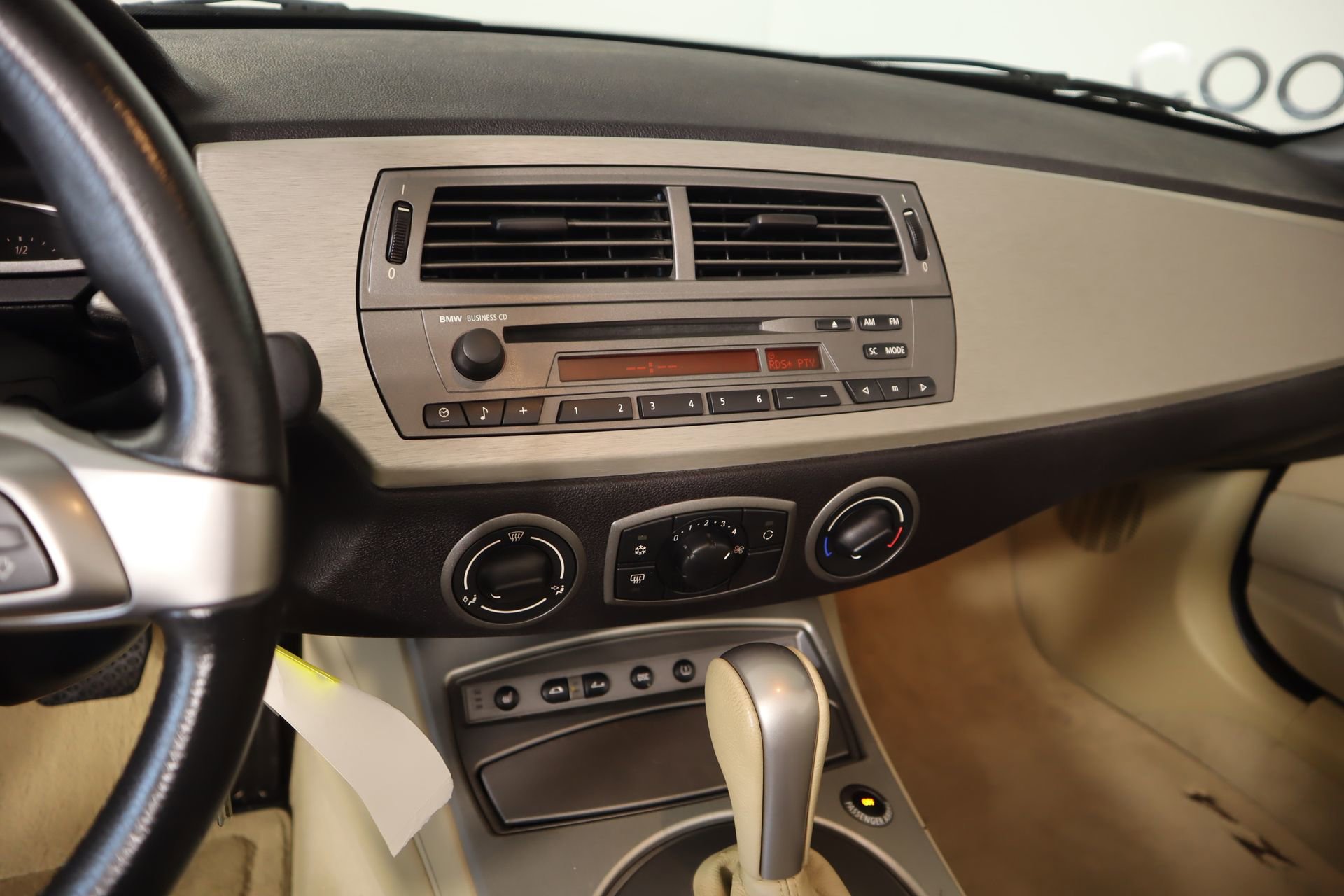 Used 2004 BMW Z4 3.0i image 5