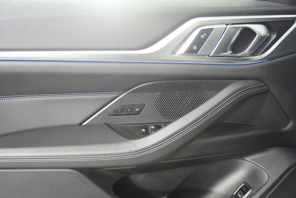 Used 2022 BMW i4 eDrive40 w/ Premium Package image 9