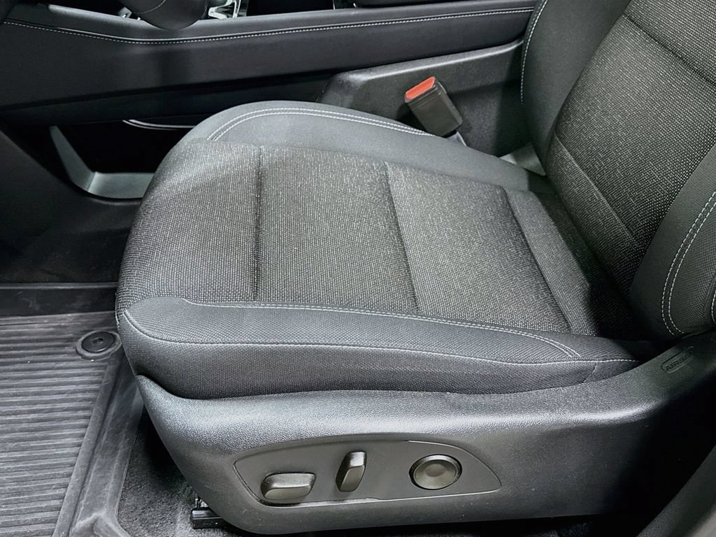 Used 2026 Chevrolet Traverse LT w/ LPO, Floor Liner Package FWD image 20