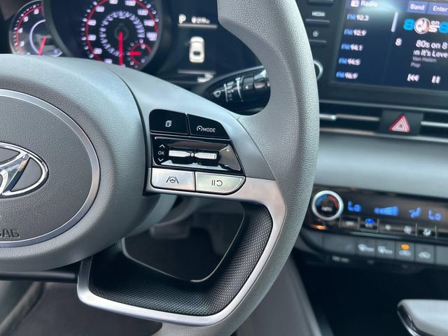 Used 2022 Hyundai Elantra SEL w/ Cargo Package image 25