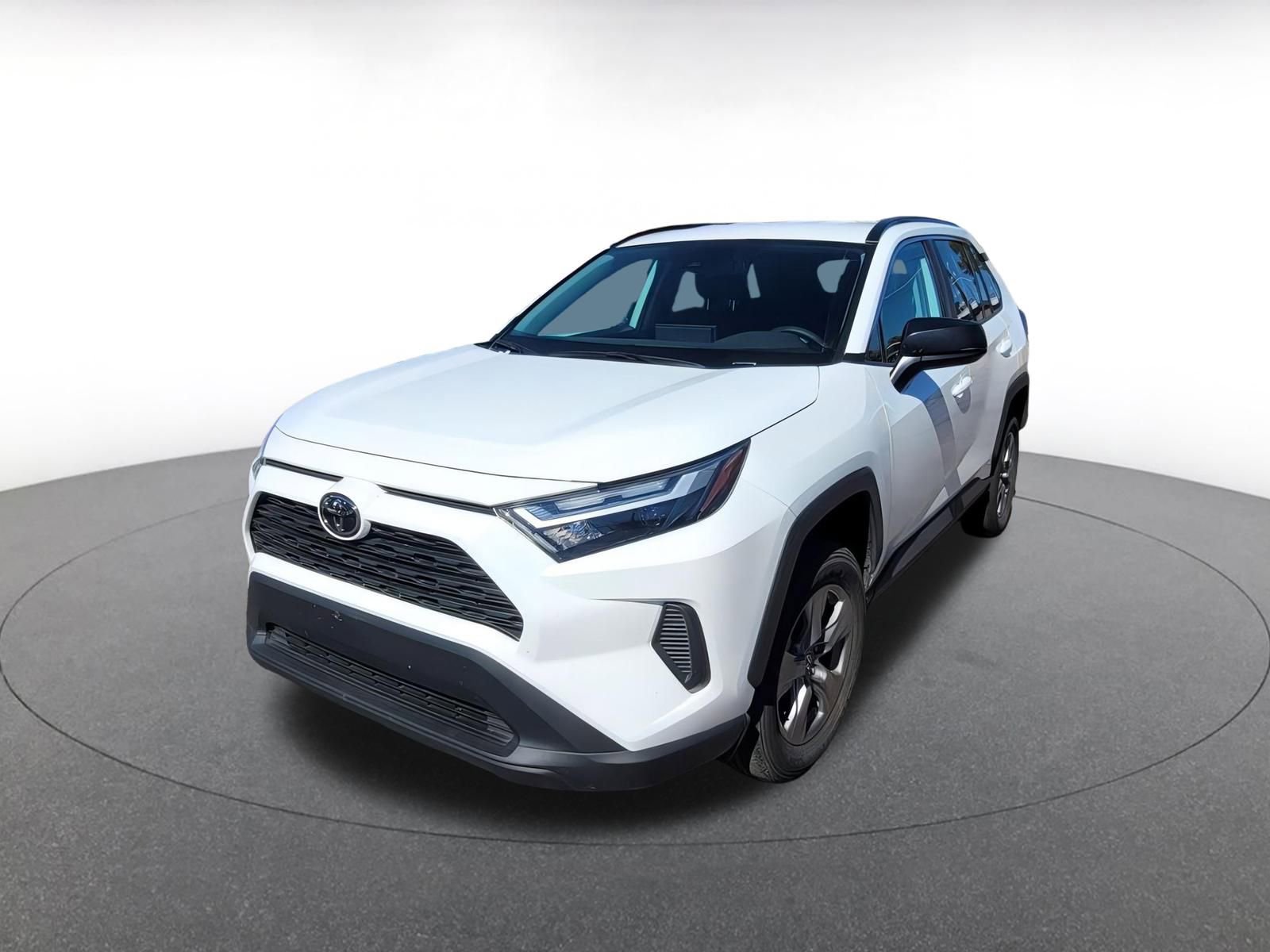 Used 2025 Toyota RAV4 LE image 4