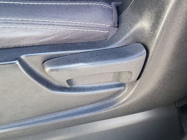 Used 2022 Nissan Titan SV image 18